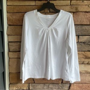 Apt 9 white long sleeve v-neck knit top Like New XL